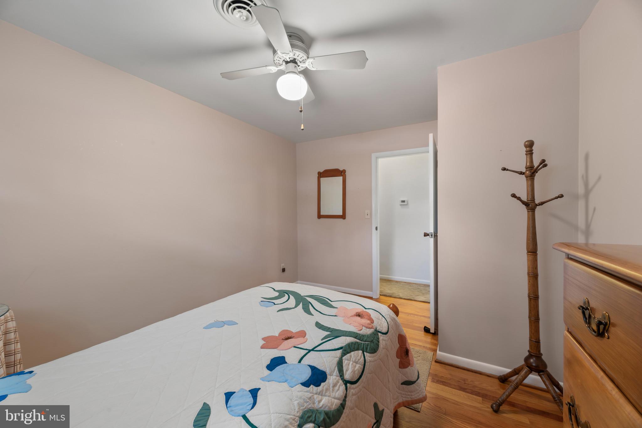 618 Fairmount Road Linthicum Heights, MD 21090 - Photo 15 of 35 Second bedroom