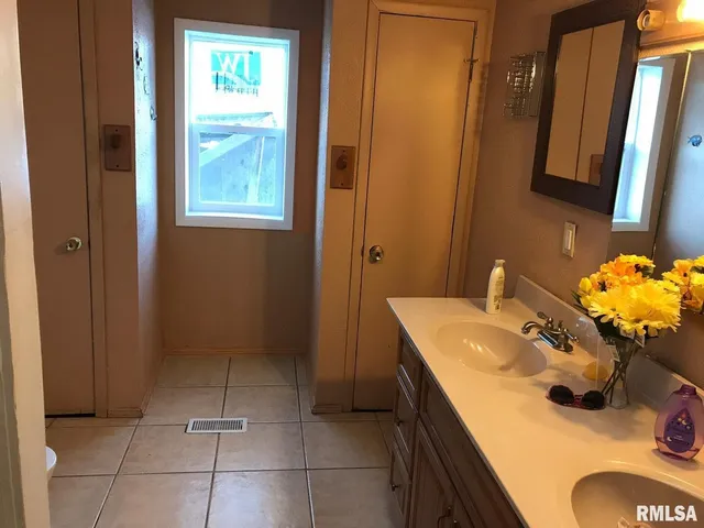 $145,000 | 716 West 3rd Street, Kewanee, IL 61443