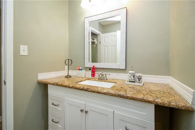 $184,000 | 501 Plymouth Drive, Laplace, LA 70068