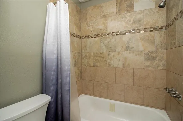 $184,000 | 501 Plymouth Drive, Laplace, LA 70068