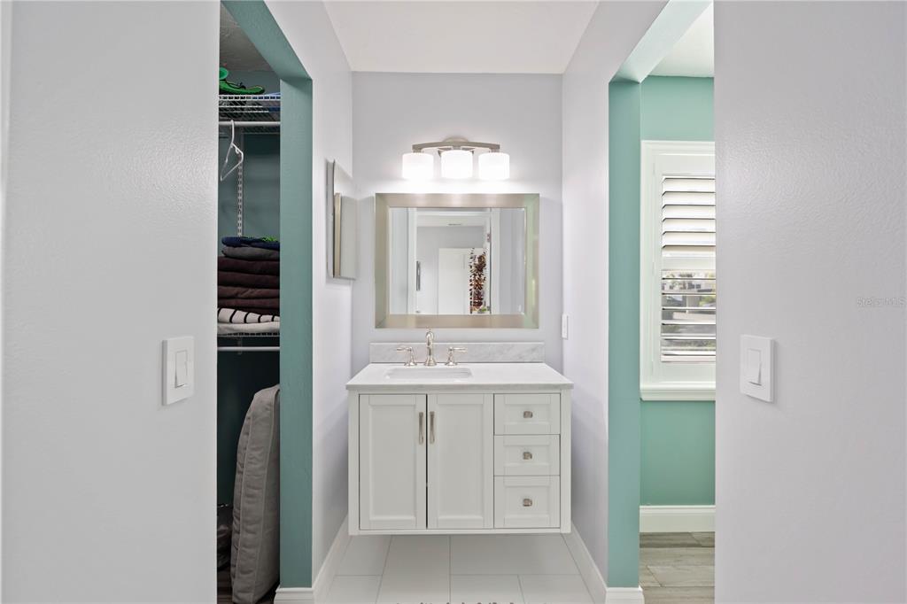 5025 Marsh Field Road Sarasota, FL 34235 - Photo 33 of 69