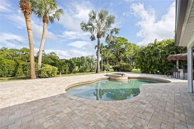 $1,149,000 | 5025 Marsh Field Road, Sarasota, FL 34235