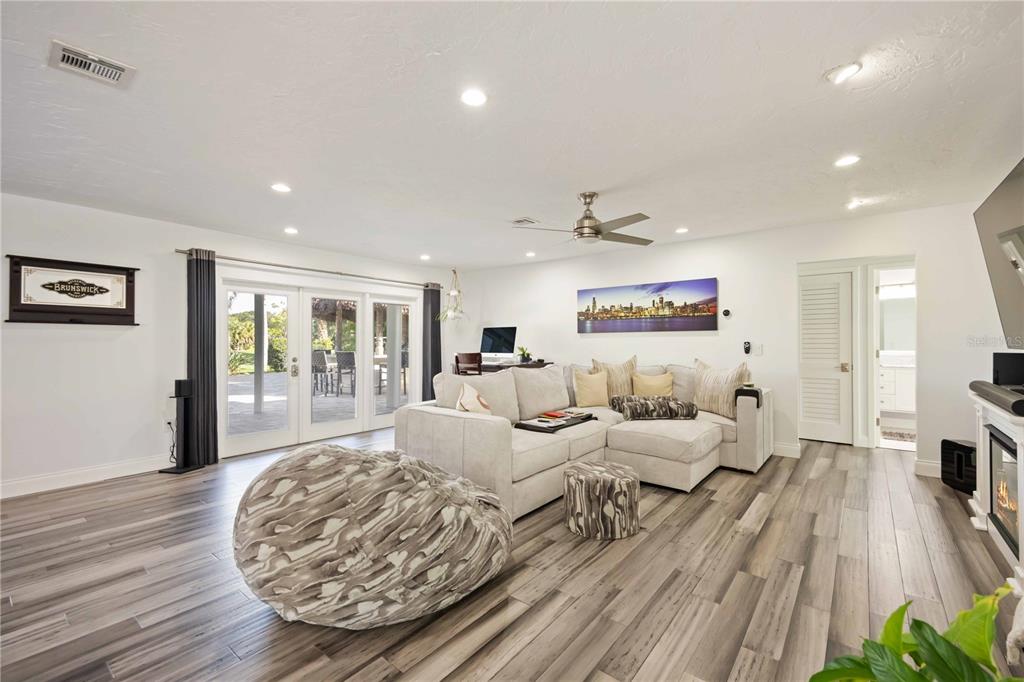 5025 Marsh Field Road Sarasota, FL 34235 - Photo 6 of 69