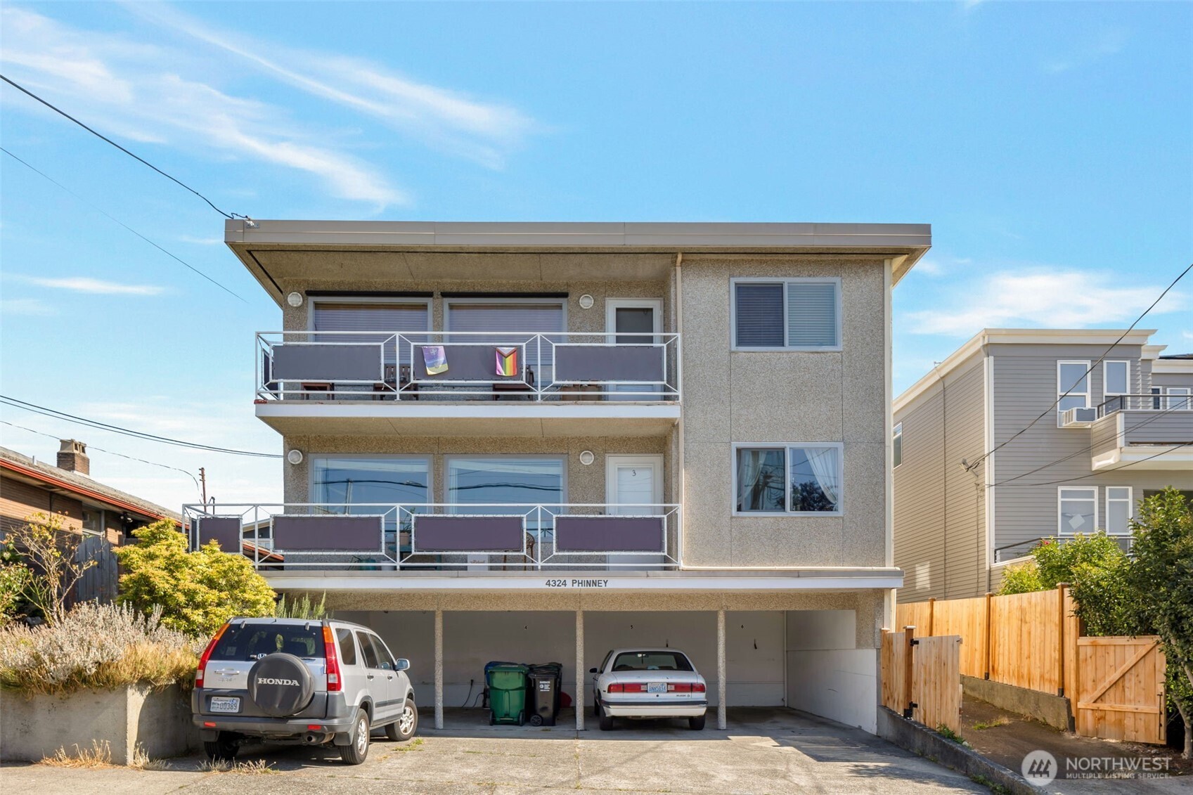 a car parked in front of a building