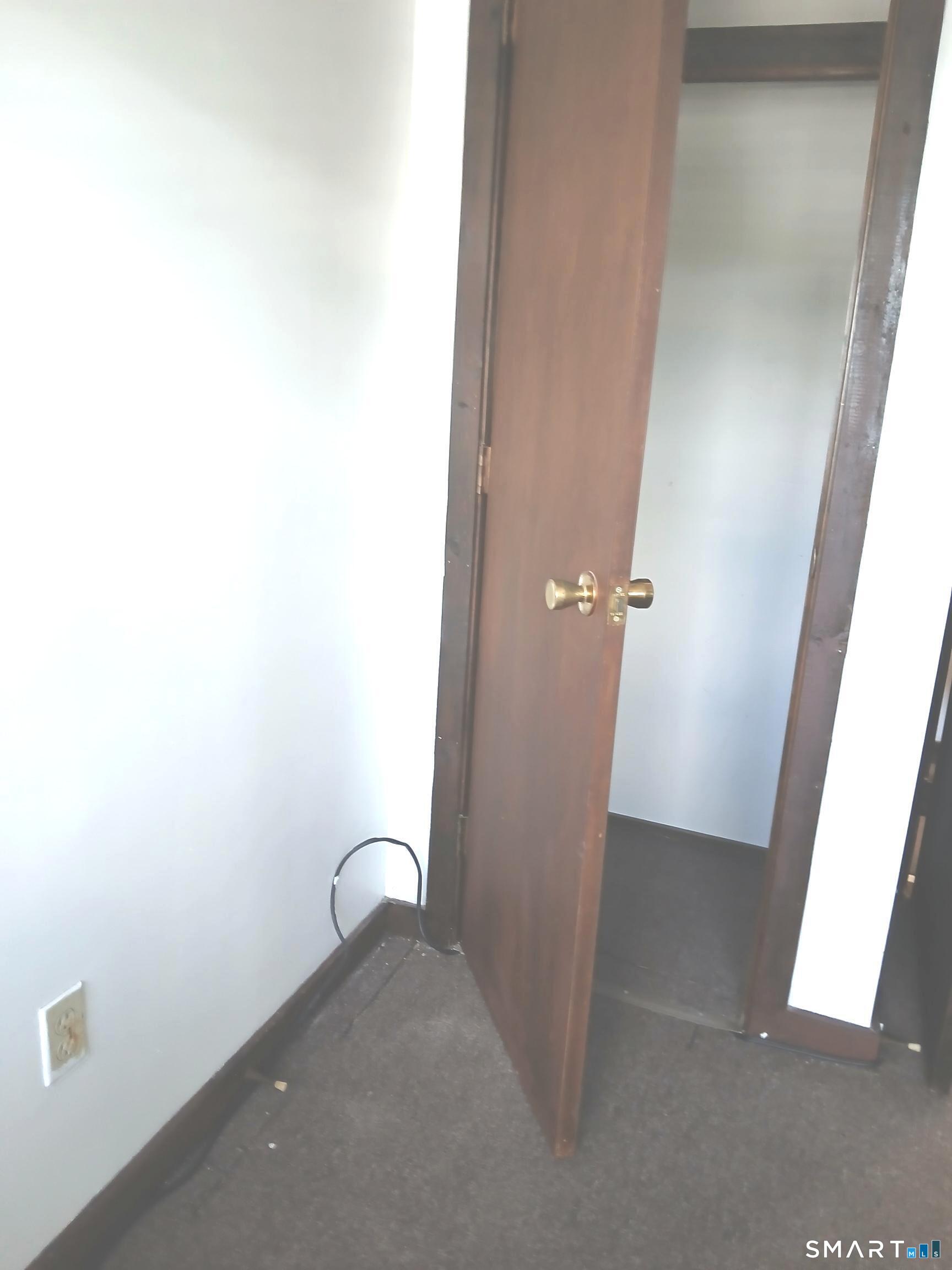 198 Meriden Road Waterbury, CT 06705 - Photo 6 of 8