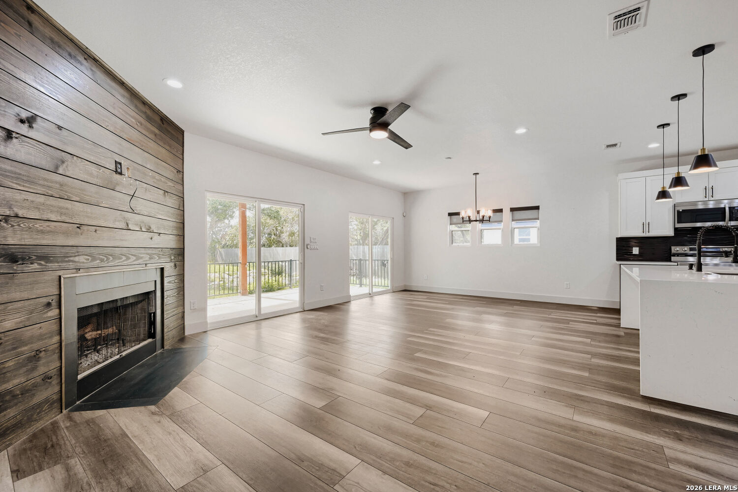 673 Mockingbird Cove Spring Branch, TX 78070 - Photo 5 of 17