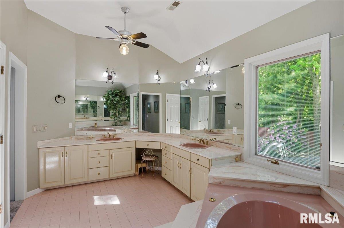 3016 West Lawrence Avenue Springfield, IL 62711 - Photo 33 of 62