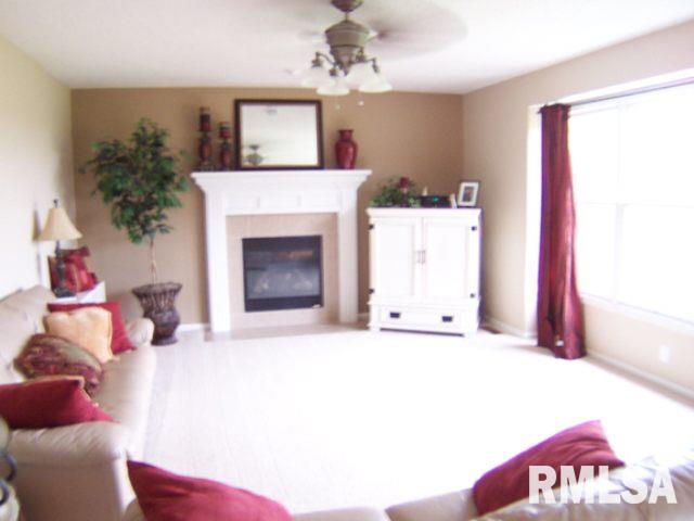 5589 North Ridge Circle Bettendorf, IA 52722 - Photo 3 of 9 Gallery Image 3