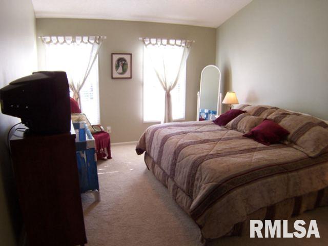 5589 North Ridge Circle Bettendorf, IA 52722 - Photo 5 of 9 Gallery Image 5