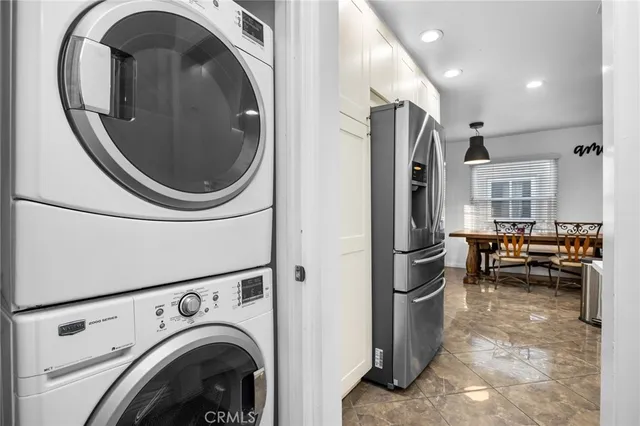 a view of kitchen with washer and dryer