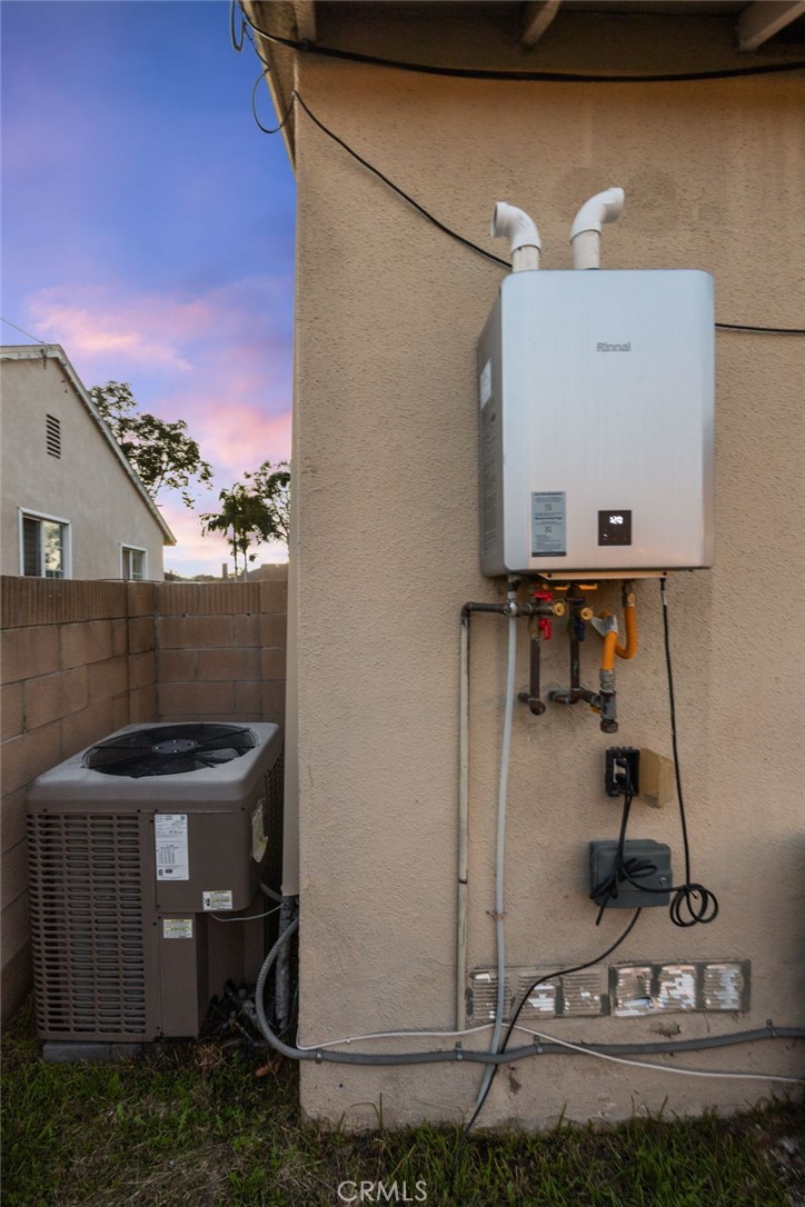 1231 South Baker Street Santa Ana, CA 92707 - Photo 33 of 48 a view of a workspace