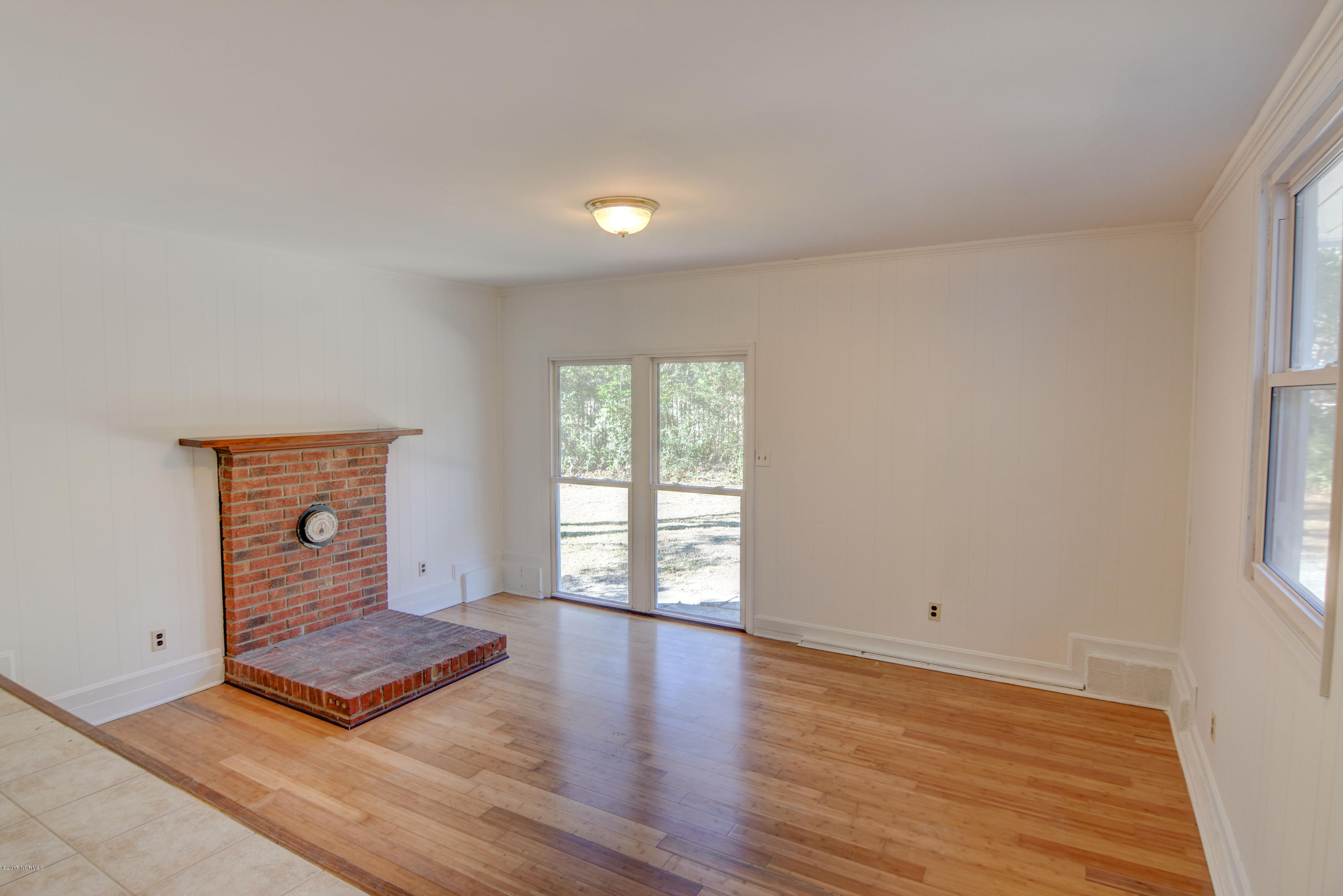 5290 Greenville Loop Road Wilmington, NC 28409 - Photo 8 of 30 5290 Greenville Loop Rd-print-012-17-DSC