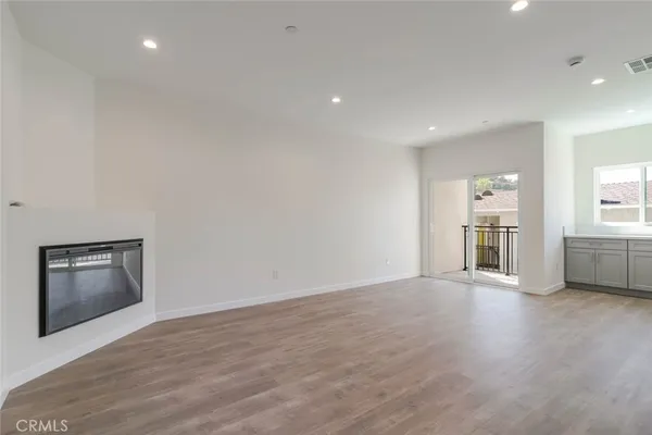 $4,500 | 1961 Waltonia Drive, Unit 104, Montrose, CA 91020