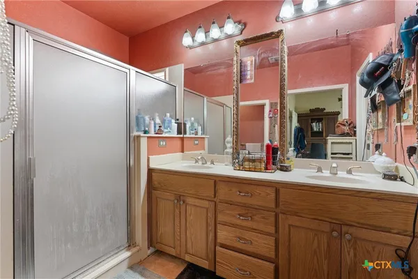 $995,000 | 173 County Road 458A, Thorndale, TX 76577