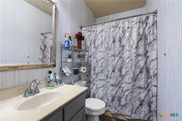 $995,000 | 173 County Road 458A, Thorndale, TX 76577