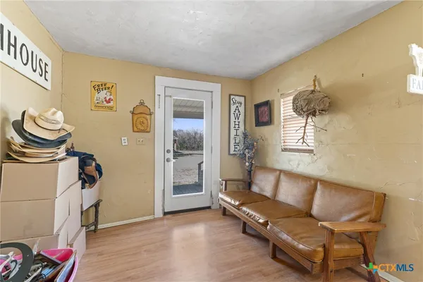 $995,000 | 173 County Road 458A, Thorndale, TX 76577