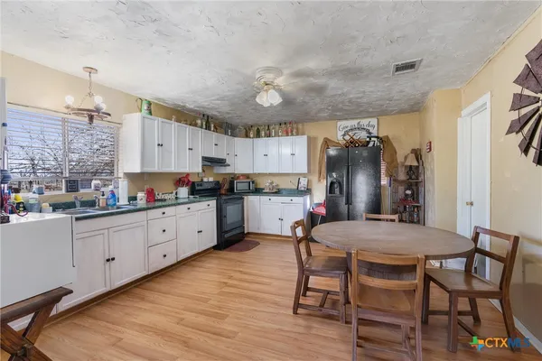 $995,000 | 173 County Road 458A, Thorndale, TX 76577