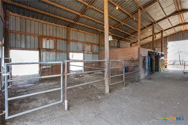 $995,000 | 173 County Road 458A, Thorndale, TX 76577