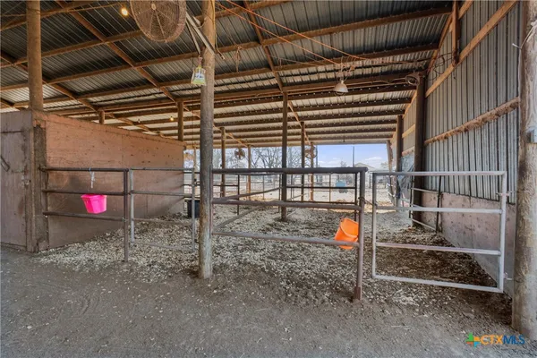 $995,000 | 173 County Road 458A, Thorndale, TX 76577