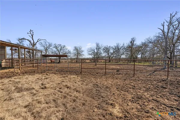 $995,000 | 173 County Road 458A, Thorndale, TX 76577