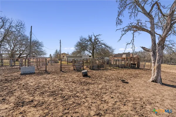 $995,000 | 173 County Road 458A, Thorndale, TX 76577