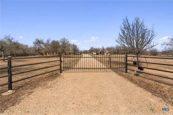 $995,000 | 173 County Road 458A, Thorndale, TX 76577