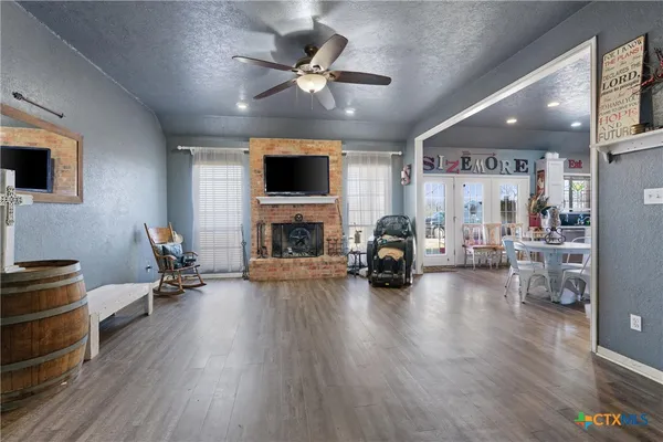 $995,000 | 173 County Road 458A, Thorndale, TX 76577