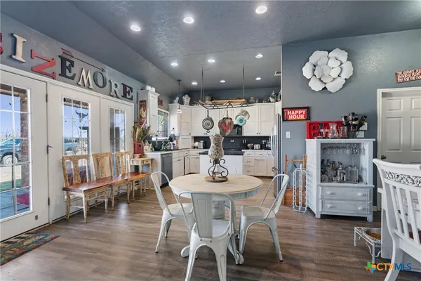 $995,000 | 173 County Road 458A, Thorndale, TX 76577