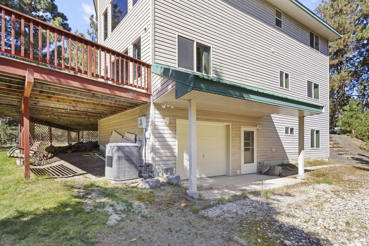 1496 Pine Ridge Drive Cascade, ID 83611 - Photo 31 of 47 Garage on Side