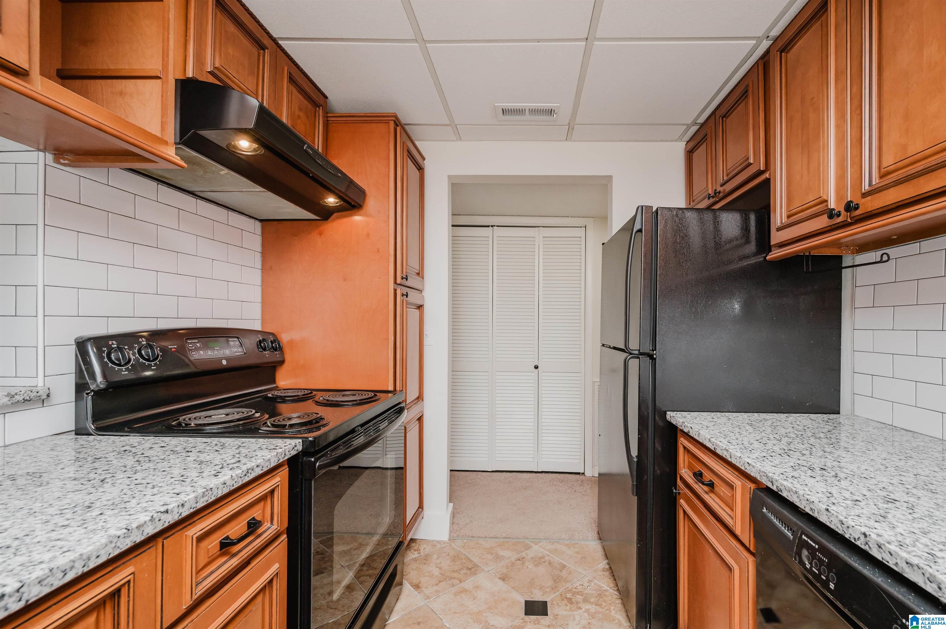 1834 Oakleaf Lane Birmingham, AL 35215 - Photo 18 of 40