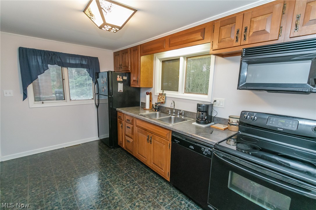 12652 Kinsman Road Burton, OH 44021 - Photo 13 of 34