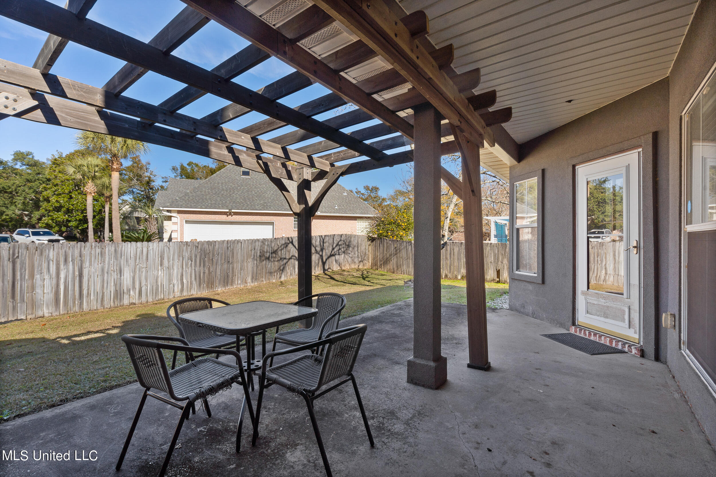 2426 Old Bay Road Biloxi, MS 39531 - Photo 25 of 27 Patio