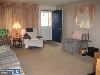 3920 Worrilow Road Brookhaven, PA 19015 - Photo 10 of 12 Living Room