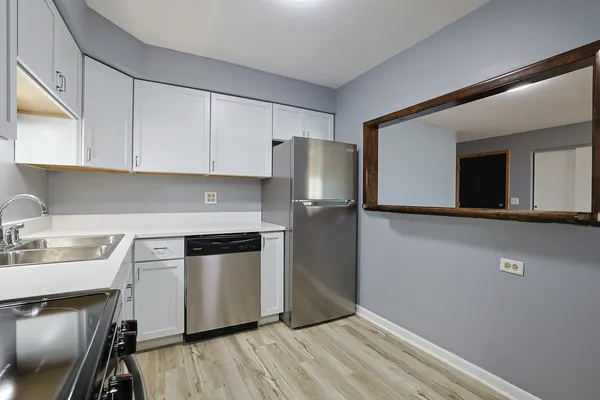 $214,990 | 1111 Pleasant Run Drive, Unit 911, Wheeling, IL 60090