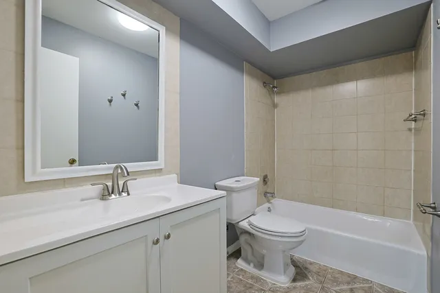 $219,900 | 1111 Pleasant Run Drive, Unit 911, Wheeling, IL 60090