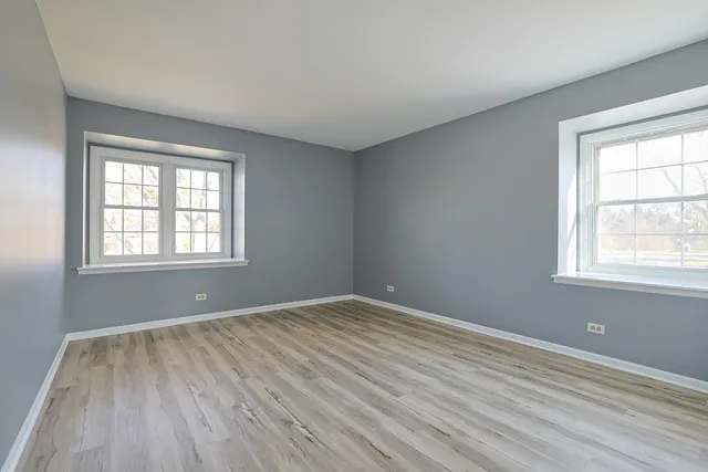 $219,900 | 1111 Pleasant Run Drive, Unit 911, Wheeling, IL 60090