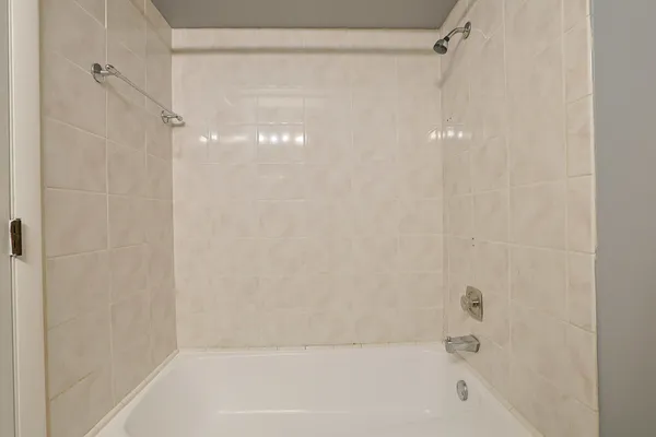 $214,990 | 1111 Pleasant Run Drive, Unit 911, Wheeling, IL 60090