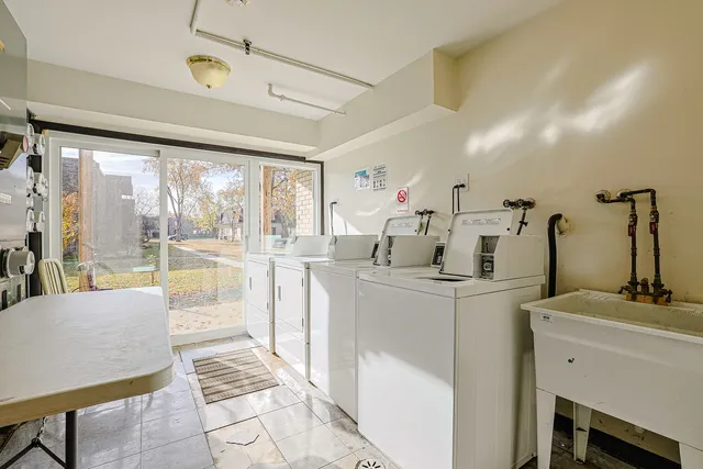 $219,900 | 1111 Pleasant Run Drive, Unit 911, Wheeling, IL 60090