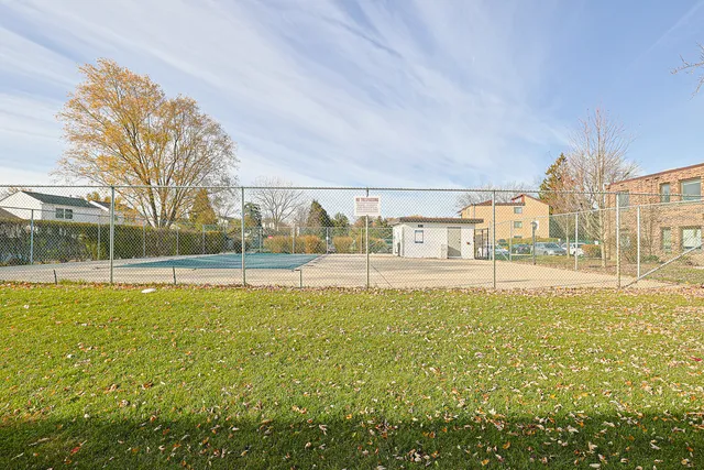 $219,900 | 1111 Pleasant Run Drive, Unit 911, Wheeling, IL 60090