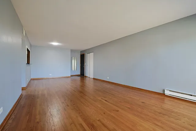 $219,900 | 1111 Pleasant Run Drive, Unit 911, Wheeling, IL 60090