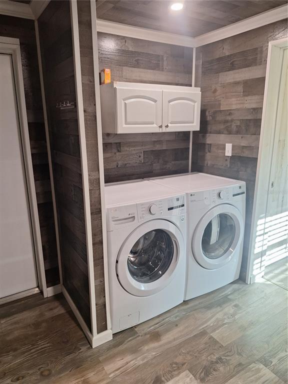 1202 South Keene Road Clearwater, FL 33756 - Photo 27 of 46 a utility room with dryer and washer