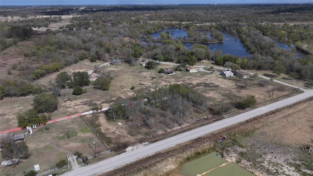 5601 Bilindsay Road Seagoville, TX 75159 - Photo 8 of 12 a view of a yard with wooden fence