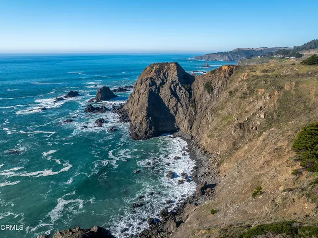 $8,100,000 | 1990 Highway 1, Albion, CA 95410