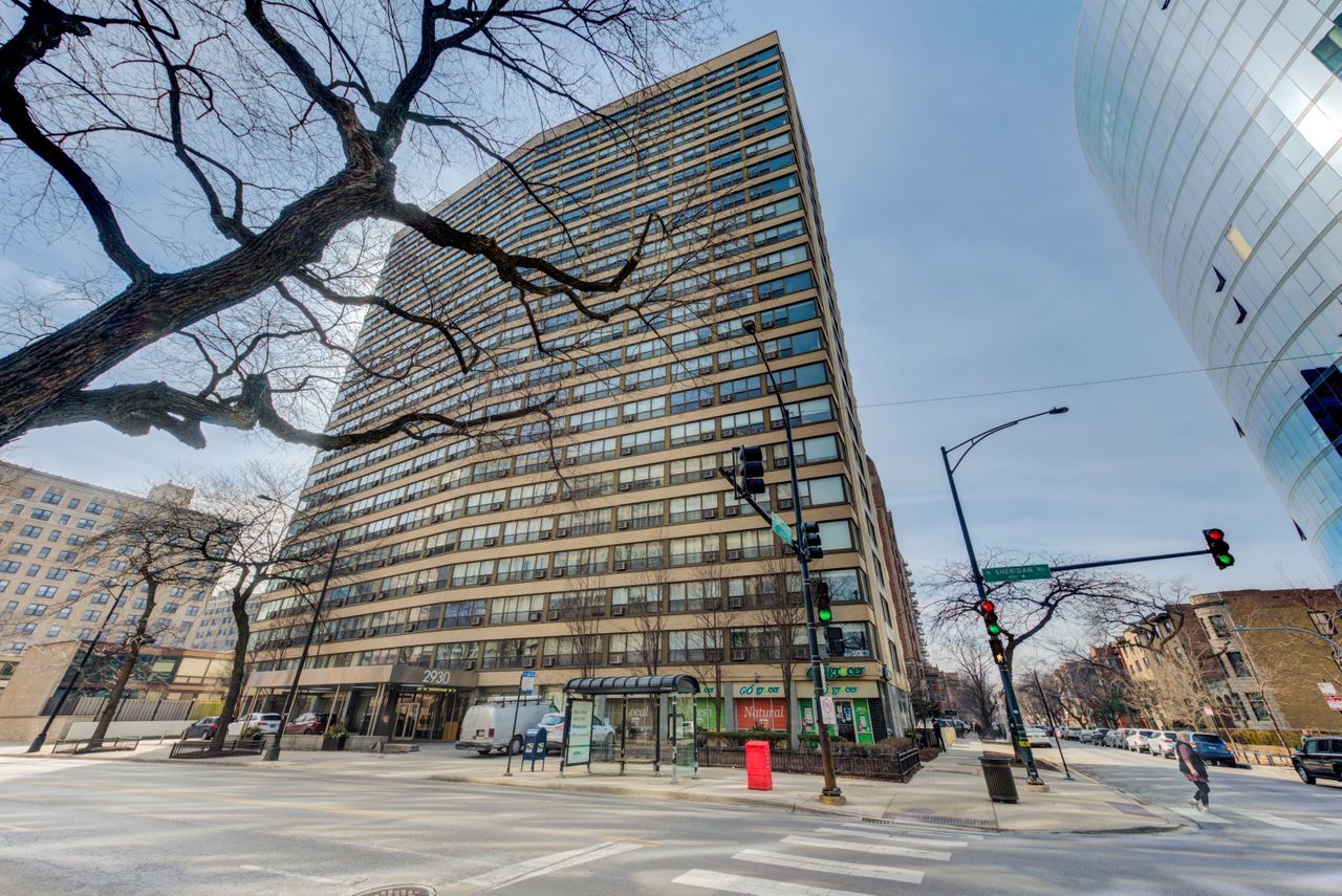 2930 North Sheridan Road, Unit 1010 Chicago, IL 60657 - Photo 3 of 24 a view of a building and a street