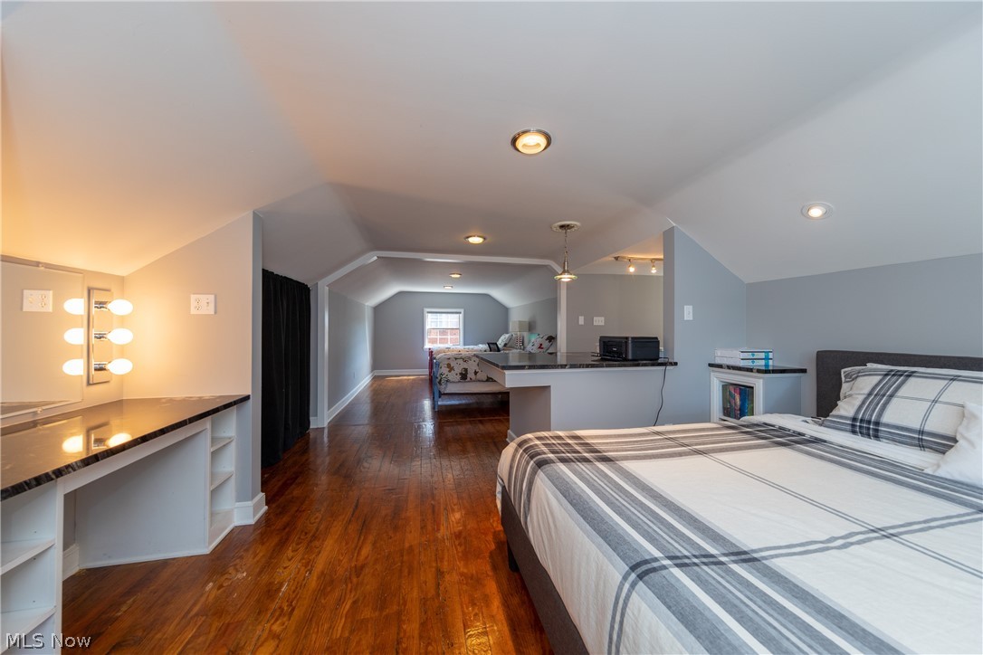 4054 Conover Road University Heights, OH 44118 - Photo 23 of 35 Third Floor Bedroom