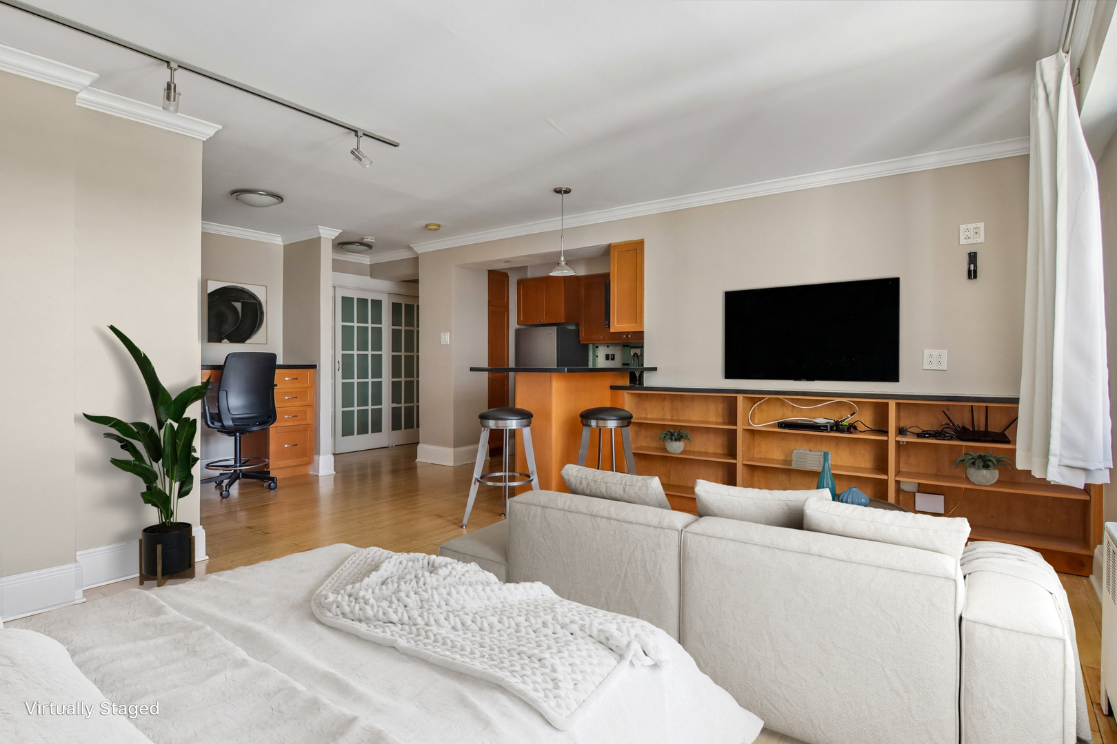 2909 North Sheridan Road, Unit 1201 Chicago, IL 60657 - Photo 4 of 32
