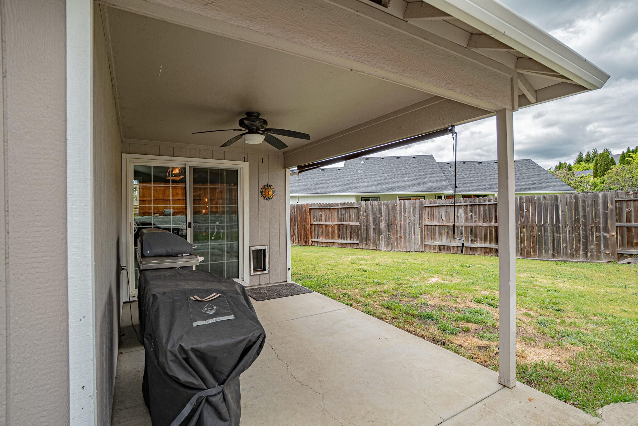 514 Coventry Court Eagle Point, OR 97524 - Photo 16 of 24