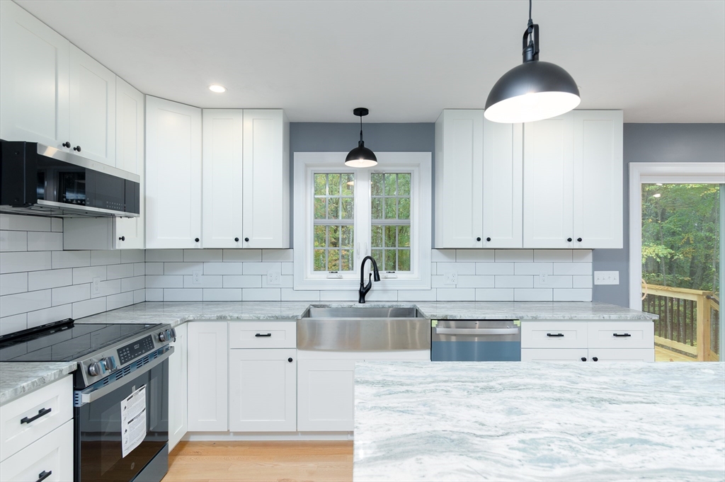 76 North Brookfield Road New Braintree, MA 01531 - Photo 2 of 27