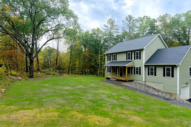 $599,900 | 76 North Brookfield Road, New Braintree, MA 01531
