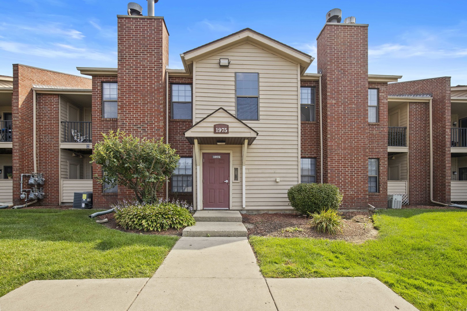 1975 North Hicks Road, Unit 207 Palatine, IL 60074 - Photo 1 of 12